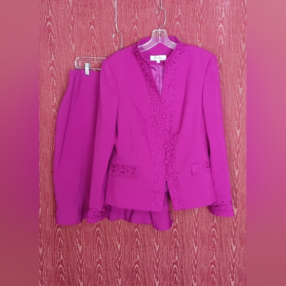 EMILY Dresses & Skirts - EMILY 2 Piece Long Sleeve Button Skirt Suit Women's Sz 18